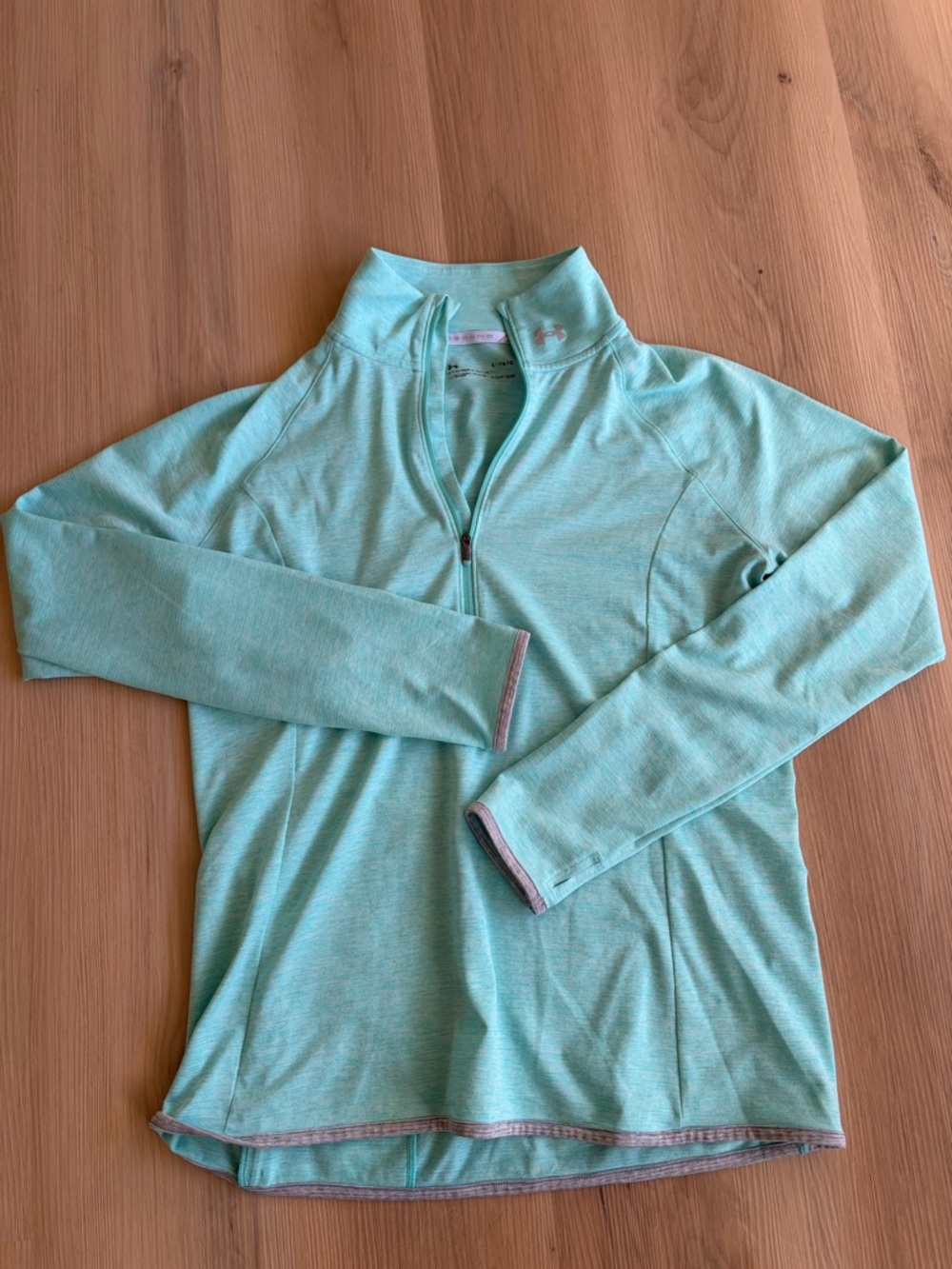 Under Armour - Women’s Mint Green/Light Aqua Performance Top - L